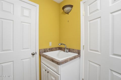 Tiny photo for 2515 Glengate Drive, Toledo, OH 43614 (MLS # 10006853)