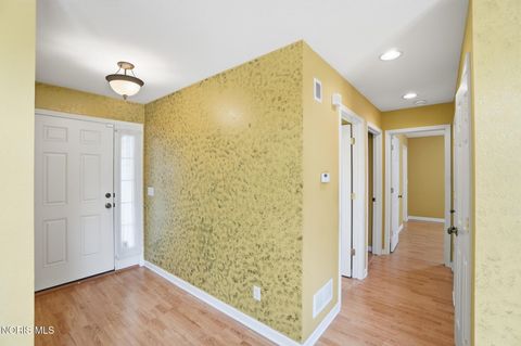 Tiny photo for 2515 Glengate Drive, Toledo, OH 43614 (MLS # 10006853)