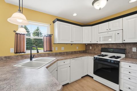 Tiny photo for 2515 Glengate Drive, Toledo, OH 43614 (MLS # 10006853)