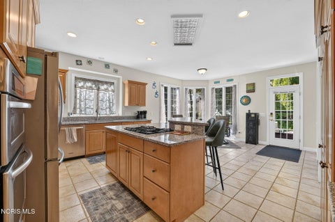 Tiny photo for 2225 Willow Pond Boulevard, Sylvania, OH 43560 (MLS # 10014399)