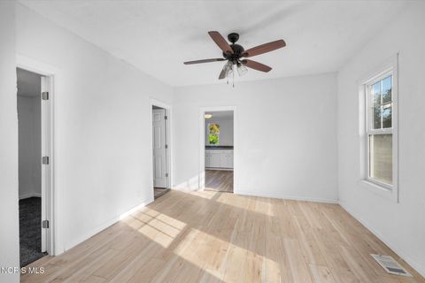 Tiny photo for 1222 Lincoln Avenue, Toledo, OH 43607 (MLS # 10004279)