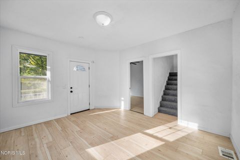 Tiny photo for 1222 Lincoln Avenue, Toledo, OH 43607 (MLS # 10004279)