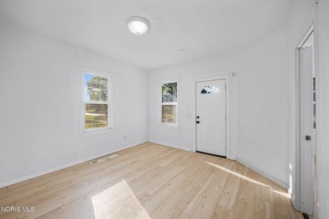 Tiny photo for 1222 Lincoln Avenue, Toledo, OH 43607 (MLS # 10004279)