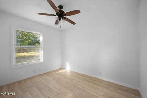 Tiny photo for 1222 Lincoln Avenue, Toledo, OH 43607 (MLS # 10004279)