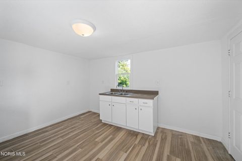 Tiny photo for 1222 Lincoln Avenue, Toledo, OH 43607 (MLS # 10004279)