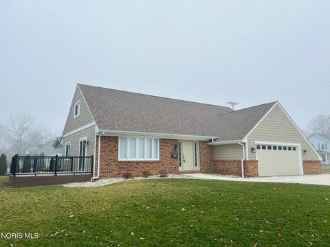 Tiny photo for 502 Stone Street, Lakeside Marblehead, OH 43440 (MLS # 10004726)