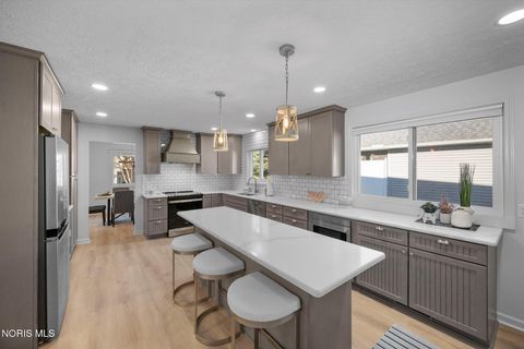 Tiny photo for 502 Stone Street, Lakeside Marblehead, OH 43440 (MLS # 10004726)