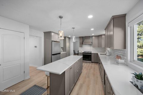 Tiny photo for 502 Stone Street, Lakeside Marblehead, OH 43440 (MLS # 10004726)