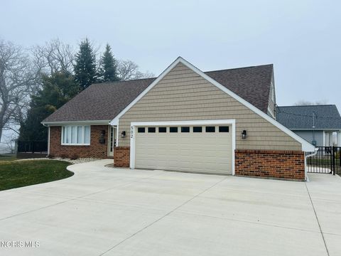 Photo of 502 Stone Street, Lakeside Marblehead, OH 43440 (MLS # 10004726)