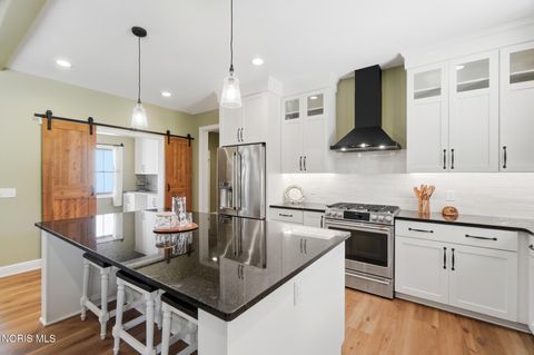 Tiny photo for 1531 Saint Andrews Drive, Bowling Green, OH 43402 (MLS # 10009958)