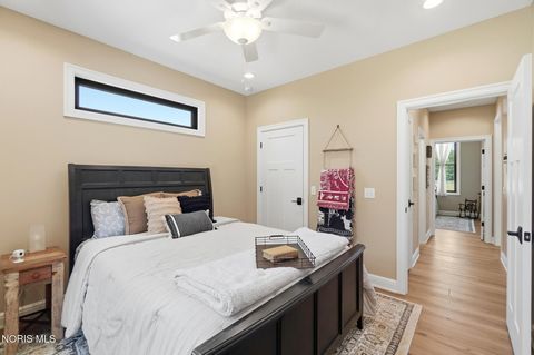 Tiny photo for 1531 Saint Andrews Drive, Bowling Green, OH 43402 (MLS # 10009958)