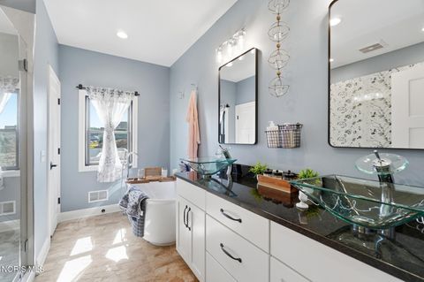 Tiny photo for 1531 Saint Andrews Drive, Bowling Green, OH 43402 (MLS # 10009958)