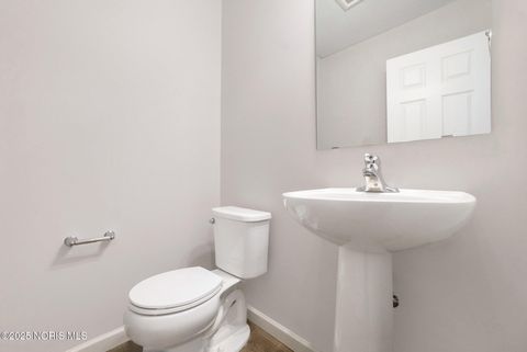 Tiny photo for 1043 Lakeside Lane, Oregon, OH 43616 (MLS # 10001933)