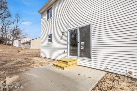 Tiny photo for 1043 Lakeside Lane, Oregon, OH 43616 (MLS # 10001933)