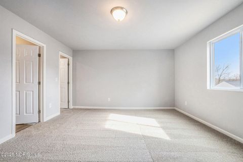 Tiny photo for 1043 Lakeside Lane, Oregon, OH 43616 (MLS # 10001933)