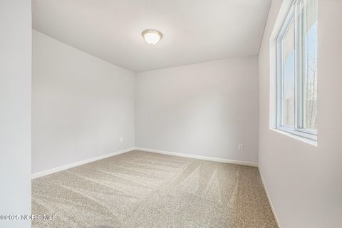 Tiny photo for 1043 Lakeside Lane, Oregon, OH 43616 (MLS # 10001933)