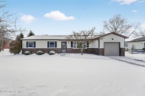Photo of 1307 Wren Road, Bowling Green, OH 43402 (MLS # 10003505)
