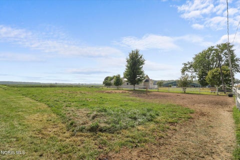 Tiny photo for 2574 County Road 74, Gibsonburg, OH 43431 (MLS # 10012365)