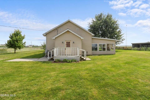Tiny photo for 2574 County Road 74, Gibsonburg, OH 43431 (MLS # 10012365)