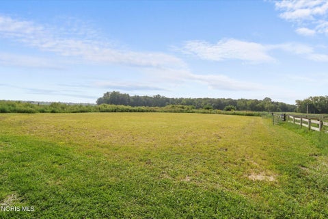 Tiny photo for 2574 County Road 74, Gibsonburg, OH 43431 (MLS # 10012365)