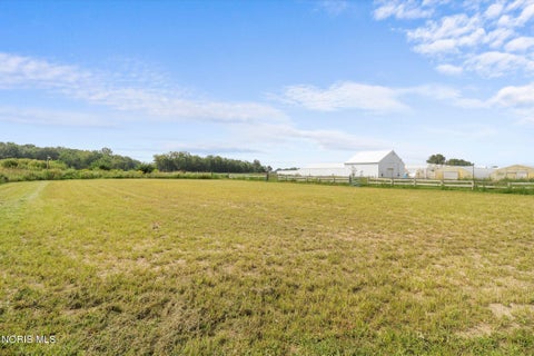 Tiny photo for 2574 County Road 74, Gibsonburg, OH 43431 (MLS # 10012365)