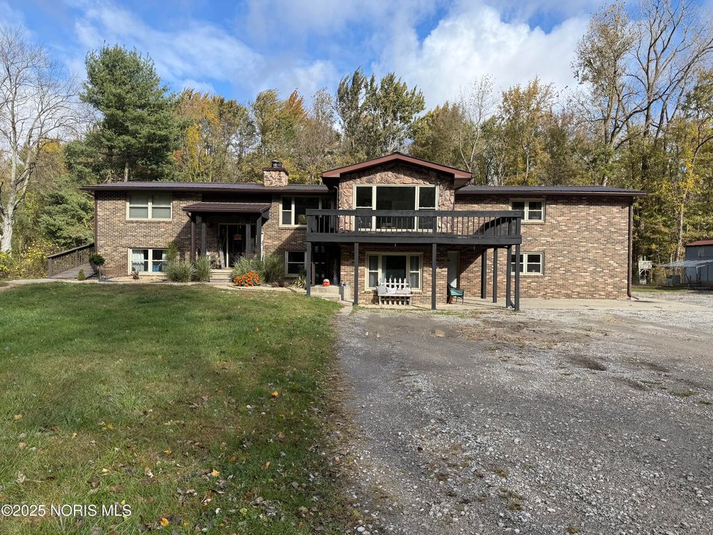 Photo for 11260 Monclova Road, Monclova, OH 43542 (MLS # 10000523)