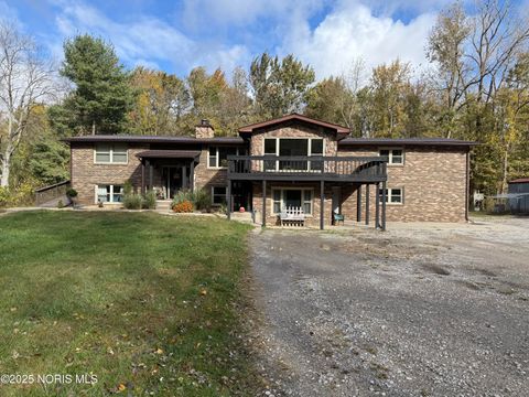 Photo of 11260 Monclova Road, Monclova, OH 43542 (MLS # 10000523)