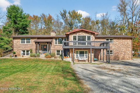 Photo of 11260 Monclova Road, Monclova, OH 43542 (MLS # 10000523) Photo of 11260 Monclova Road, Monclova, OH 43542 (MLS # 10000523)