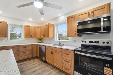 Tiny photo for 904 Morse Street, Findlay, OH 45840 (MLS # 10001780)