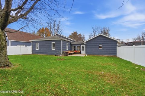 Tiny photo for 904 Morse Street, Findlay, OH 45840 (MLS # 10001780)