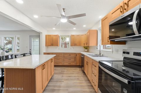 Tiny photo for 904 Morse Street, Findlay, OH 45840 (MLS # 10001780)