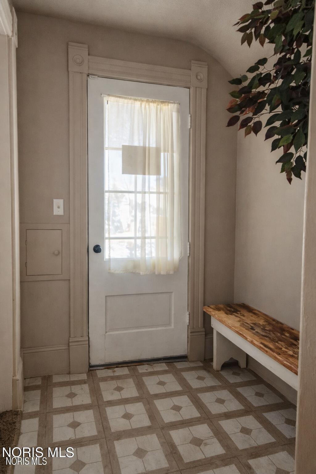 231 W Chestnut Street