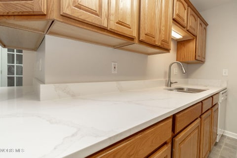 Tiny photo for 6416 Madison Cove Court #18, Sylvania, OH 43560 (MLS # 10009090)