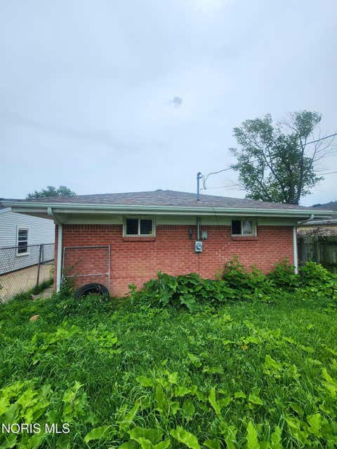Tiny photo for 557 Whitlock Avenue, Toledo, OH 43605 (MLS # 10012035)