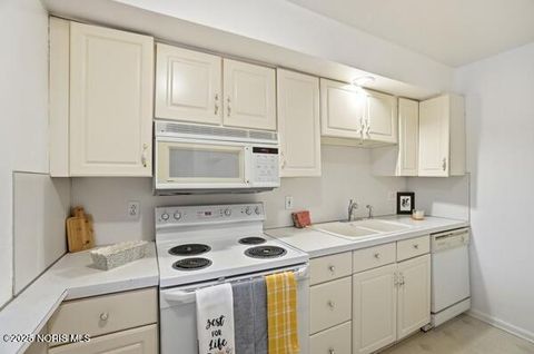 Tiny photo for 2317 Rockspring Road # 104, Toledo, OH 43614 (MLS # 10001624)