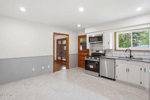 Tiny photo for 1385 Flechtner Road, Fostoria, OH 44830 (MLS # 10007788)