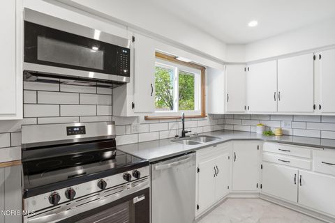 Tiny photo for 1385 Flechtner Road, Fostoria, OH 44830 (MLS # 10007788)