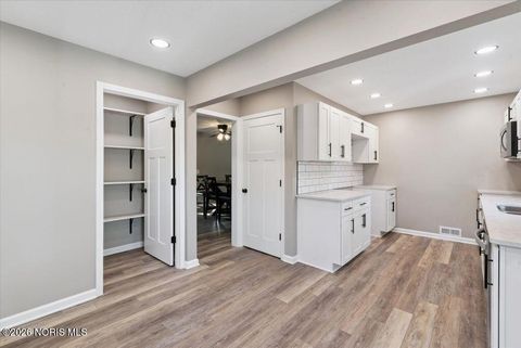 Tiny photo for 3239 N Main Street, Findlay, OH 45840 (MLS # 10003003)