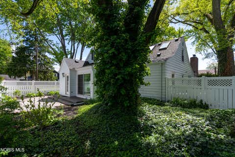 Tiny photo for 528 Elm Street, Perrysburg, OH 43551 (MLS # 10007383)