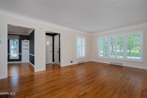 Tiny photo for 528 Elm Street, Perrysburg, OH 43551 (MLS # 10007383)