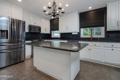 Tiny photo for 528 Elm Street, Perrysburg, OH 43551 (MLS # 10007383)