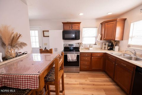 Tiny photo for 1215 S Blanchard Street, Findlay, OH 45840 (MLS # 10005510)