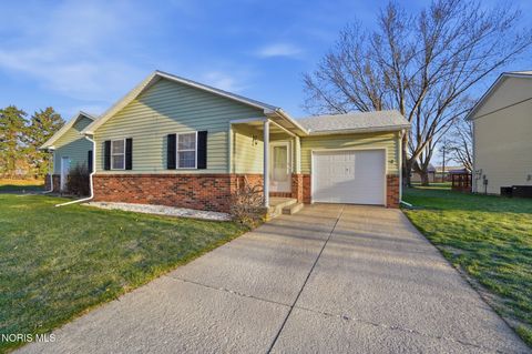 Photo of 4 Augusta Drive, Bowling Green, OH 43402 (MLS # 10005270)