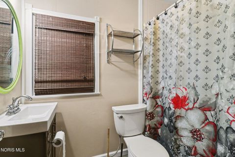 Tiny photo for 4407 N Lockwood Avenue, Toledo, OH 43612 (MLS # 10005628)