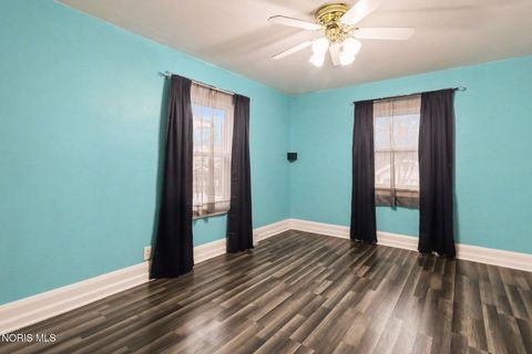 Tiny photo for 4407 N Lockwood Avenue, Toledo, OH 43612 (MLS # 10005628)