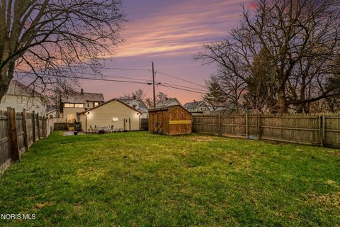 Tiny photo for 4407 N Lockwood Avenue, Toledo, OH 43612 (MLS # 10005628)