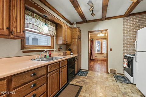 Tiny photo for 4407 N Lockwood Avenue, Toledo, OH 43612 (MLS # 10005628)