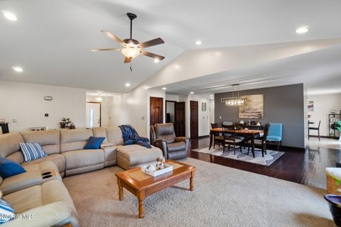 Tiny photo for 10692 Cherokee Drive, Findlay, OH 45840 (MLS # 10004752)