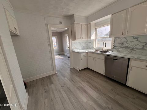 Tiny photo for 1511 Upton Avenue, Toledo, OH 43607 (MLS # 10004813)