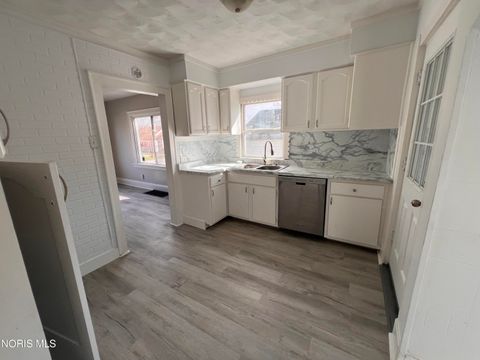 Tiny photo for 1511 Upton Avenue, Toledo, OH 43607 (MLS # 10004813)